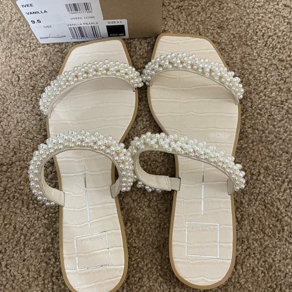 Dolce Vita Pearl Sandals - Picture 3 of 3